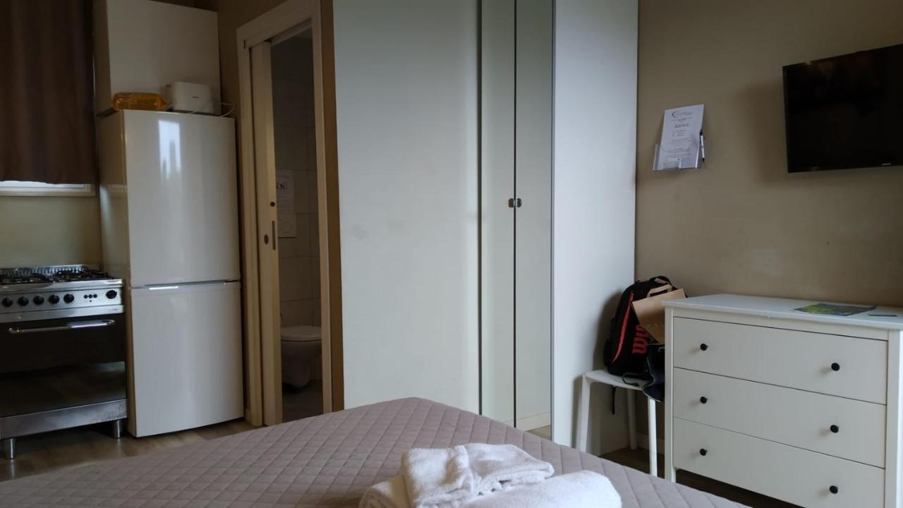 Cconforthotels R&B Cavour - Self Check In Барі Екстер'єр фото
